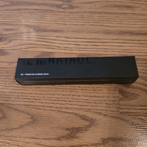 IL MAKIAGE Foundation Blending Brush Face Makeup Cosmetic Black #100 NEW - Picture 4 of 10